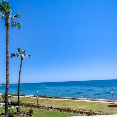 Beach-Line Apartment With 3 Bedrooms In Estepona Eksteriør billede
