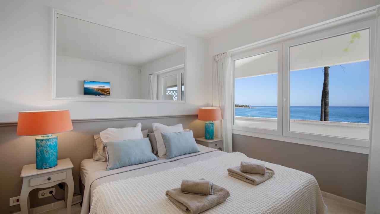 Beach-Line Apartment With 3 Bedrooms In Estepona Eksteriør billede