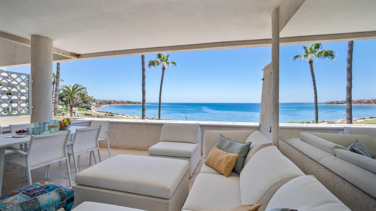 Beach-Line Apartment With 3 Bedrooms In Estepona Eksteriør billede